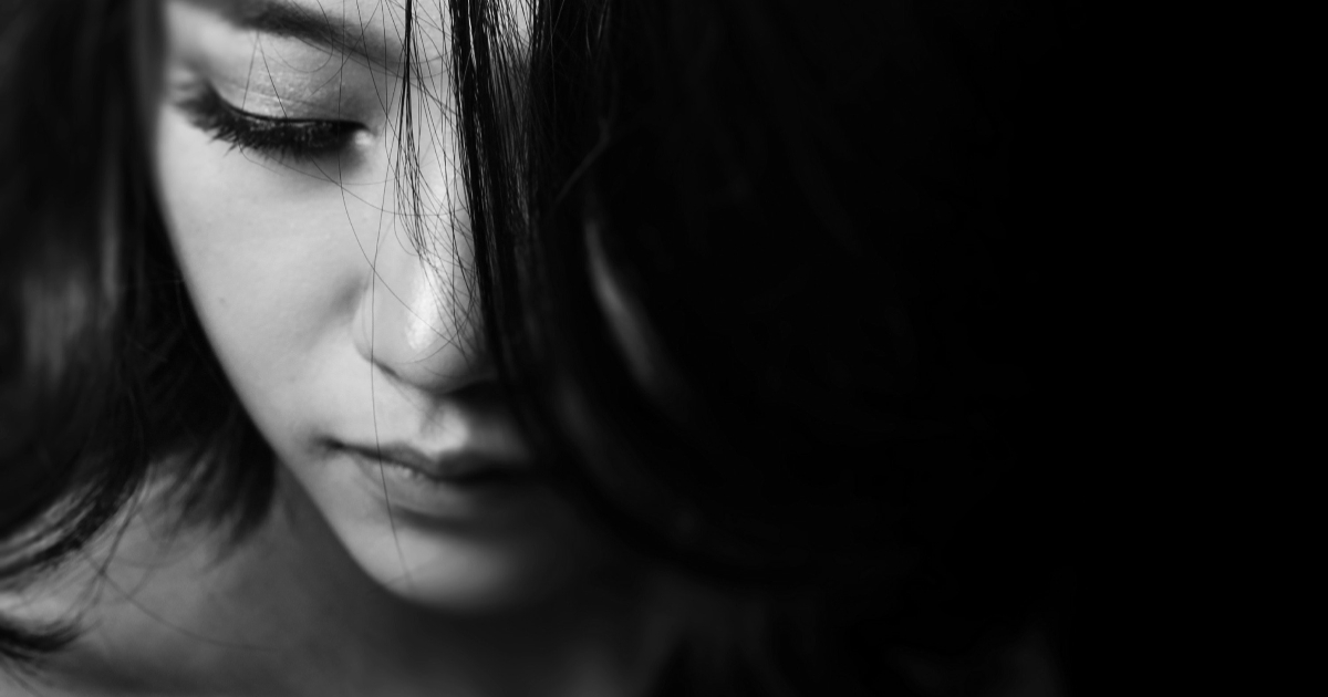 Red Flags: 4 Signs He s Not The Right Person - Is It Time to Move On?