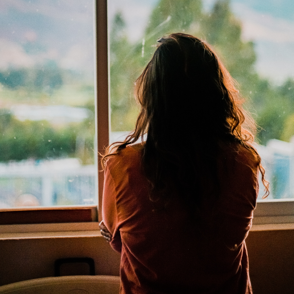 Red Flags: 4 Signs He s Not The Right Person - Is It Time to Move On?