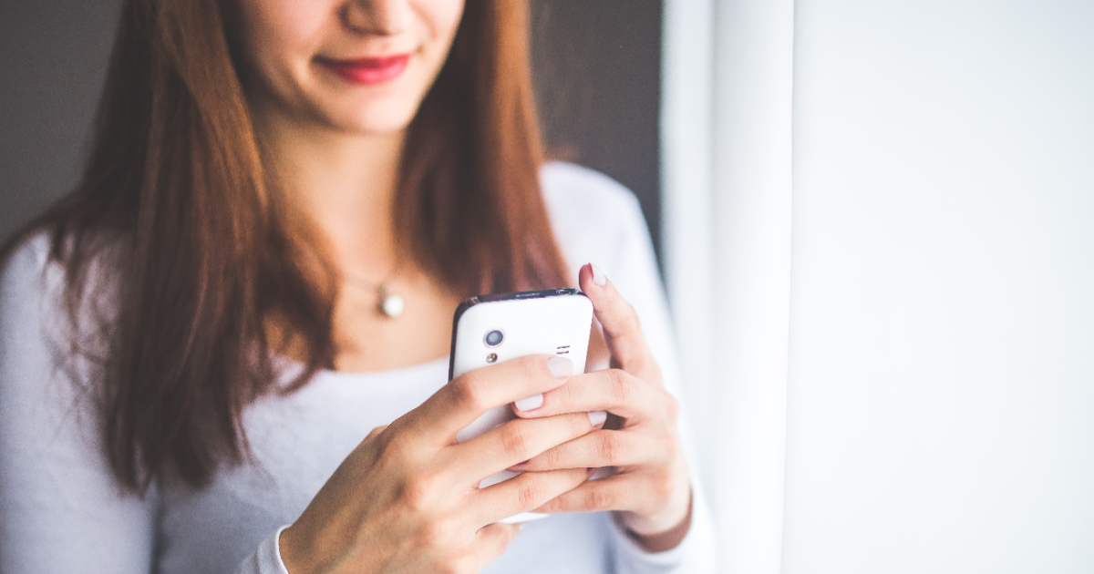 Signs Someone Enjoys Talking to You: Decoding Their Communication