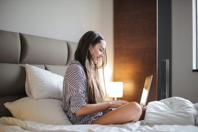 Navigating Long-Distance Relationships & International Relocation: Seeking Advice