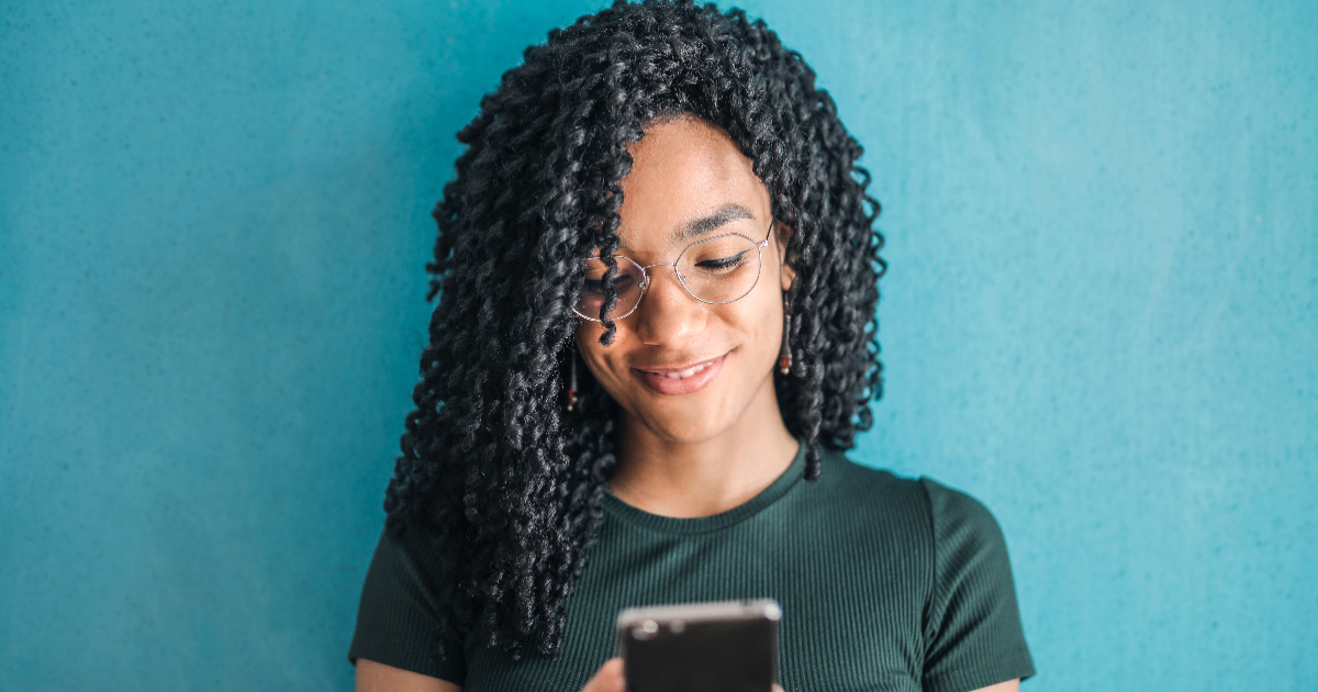 Reconnecting with an Old Crush: A Guide to Reigniting the Connection