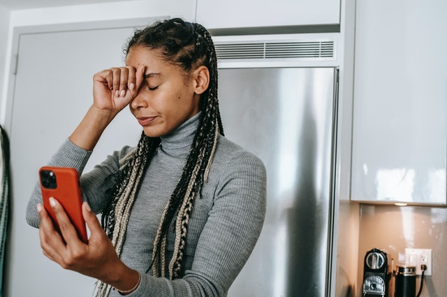 Online Relationship Red Flags: What to Do When Deceived by a Fake Identity