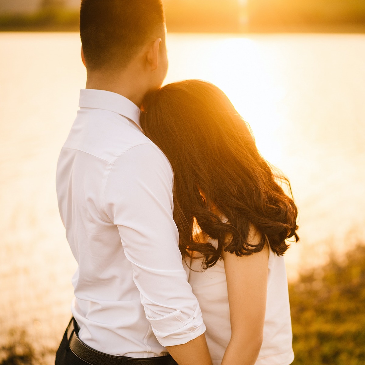 Navigating Age Gaps in Relationships: Building a Strong Foundation