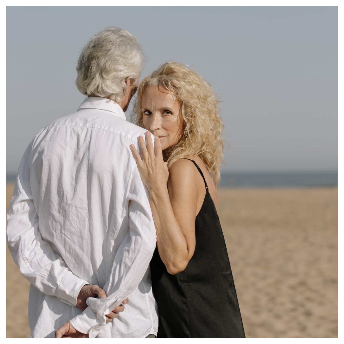 Age Gap Relationships: Expert Insights & Considerations