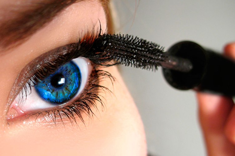 Mastering Eye Makeup: A Simple Guide for Beginners