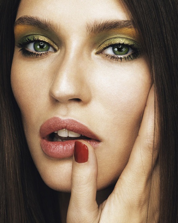 Green Eyeshadow Looks: Enhance Your Emerald & Olive Eyes - Tutorial & Tips
