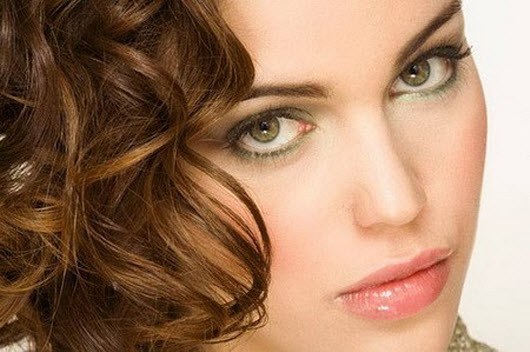 Green Eyeshadow Looks: Enhance Your Emerald & Olive Eyes - Tutorial & Tips