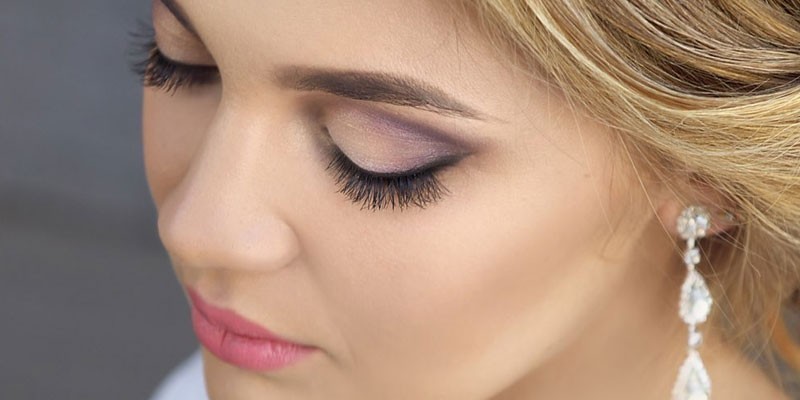 Green Eyeshadow Looks: Enhance Your Emerald & Olive Eyes - Tutorial & Tips