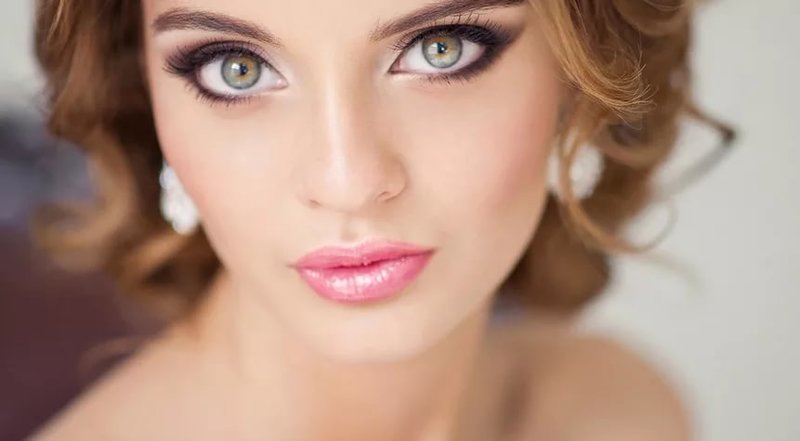 Green Eyeshadow Looks: Enhance Your Emerald & Olive Eyes - Tutorial & Tips