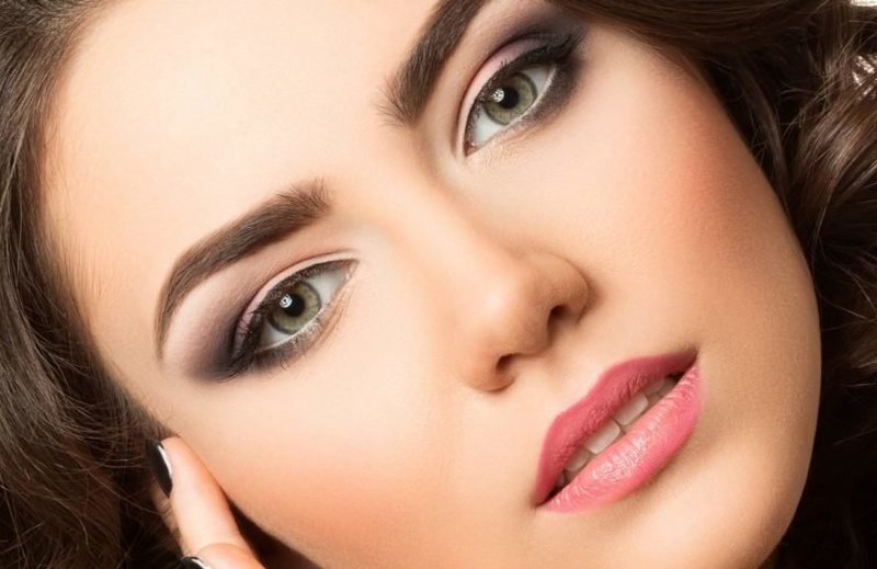 Green Eyeshadow Looks: Enhance Your Emerald & Olive Eyes - Tutorial & Tips