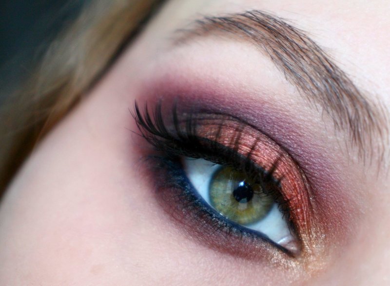 Green Eyeshadow Looks: Enhance Your Emerald & Olive Eyes - Tutorial & Tips