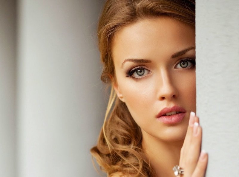 Green Eyeshadow Looks: Enhance Your Emerald & Olive Eyes - Tutorial & Tips