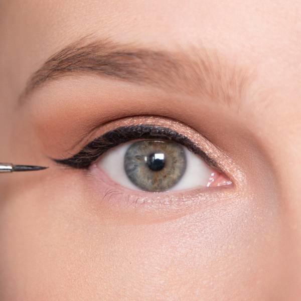 Green Eyeshadow Looks: Enhance Your Emerald & Olive Eyes - Tutorial & Tips
