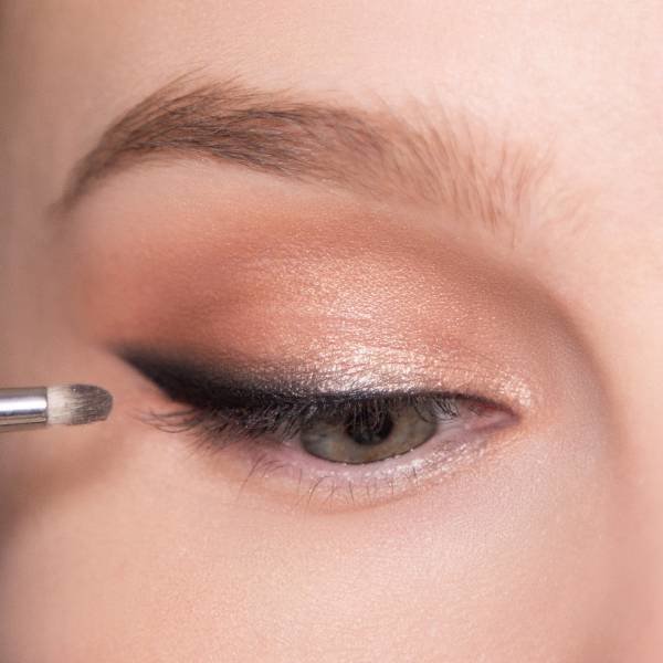 Green Eyeshadow Looks: Enhance Your Emerald & Olive Eyes - Tutorial & Tips