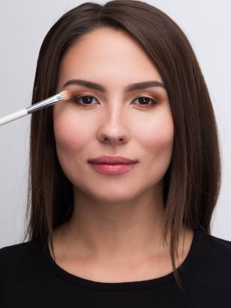 Best Golden Eyeshadows for Brown Eyes: Enhance Your Natural Beauty
