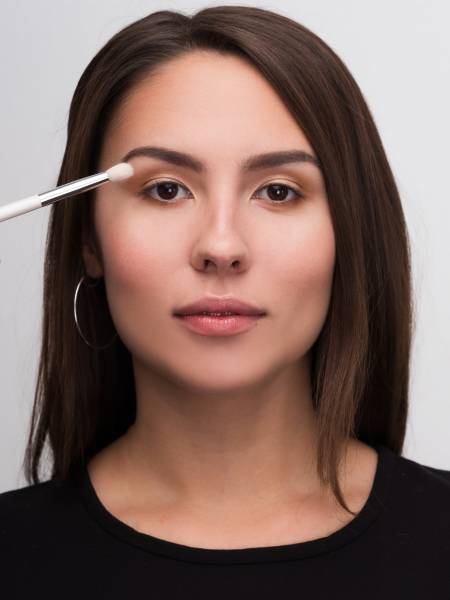 Best Golden Eyeshadows for Brown Eyes: Enhance Your Natural Beauty