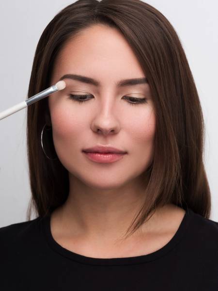Best Golden Eyeshadows for Brown Eyes: Enhance Your Natural Beauty