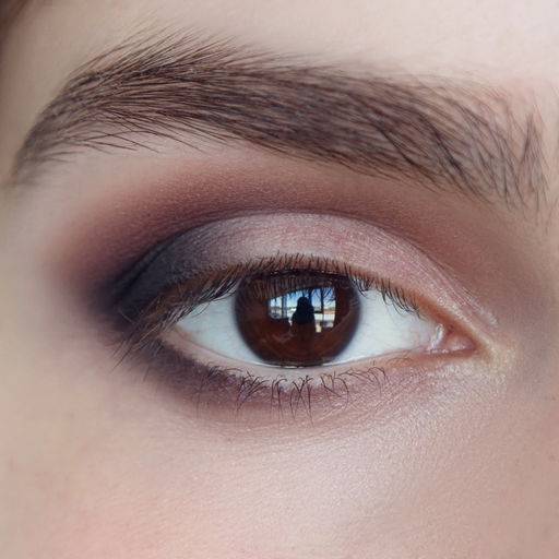Best Golden Eyeshadows for Brown Eyes: Enhance Your Natural Beauty