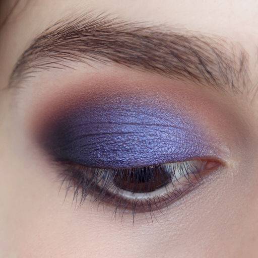 Best Golden Eyeshadows for Brown Eyes: Enhance Your Natural Beauty