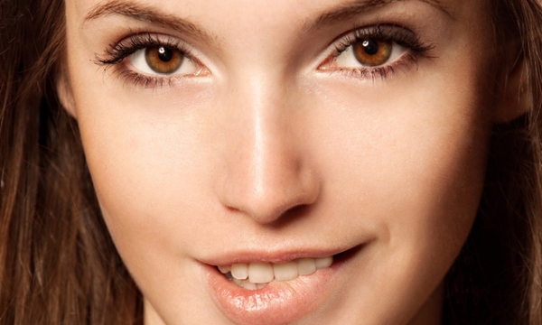 Best Golden Eyeshadows for Brown Eyes: Enhance Your Natural Beauty