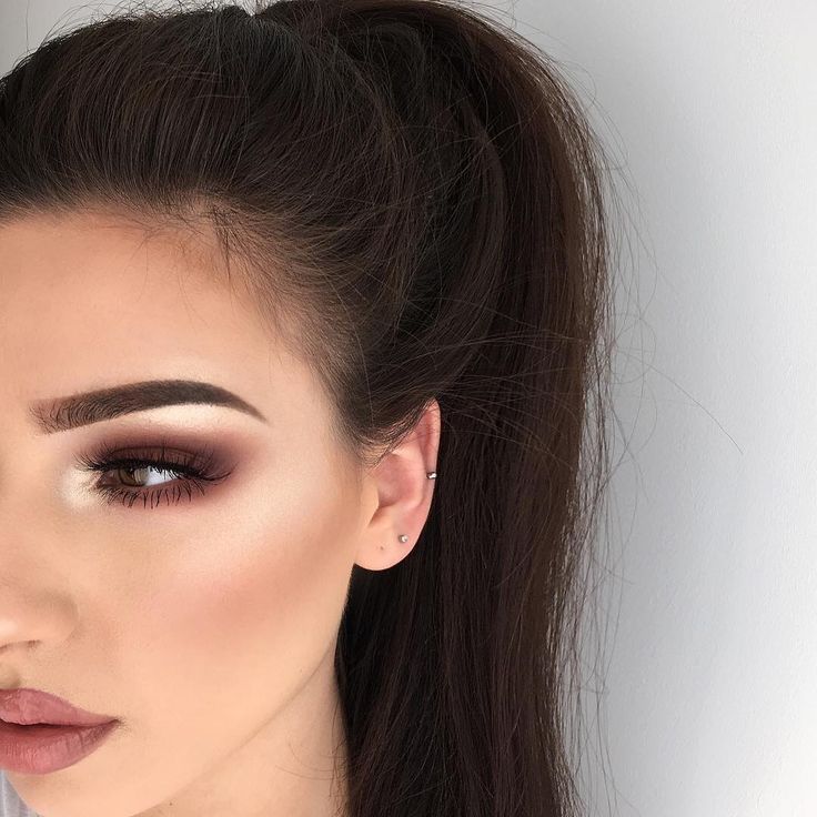 Evening Makeup for Brown Eyes: A Step-by-Step Guide with Green Shades