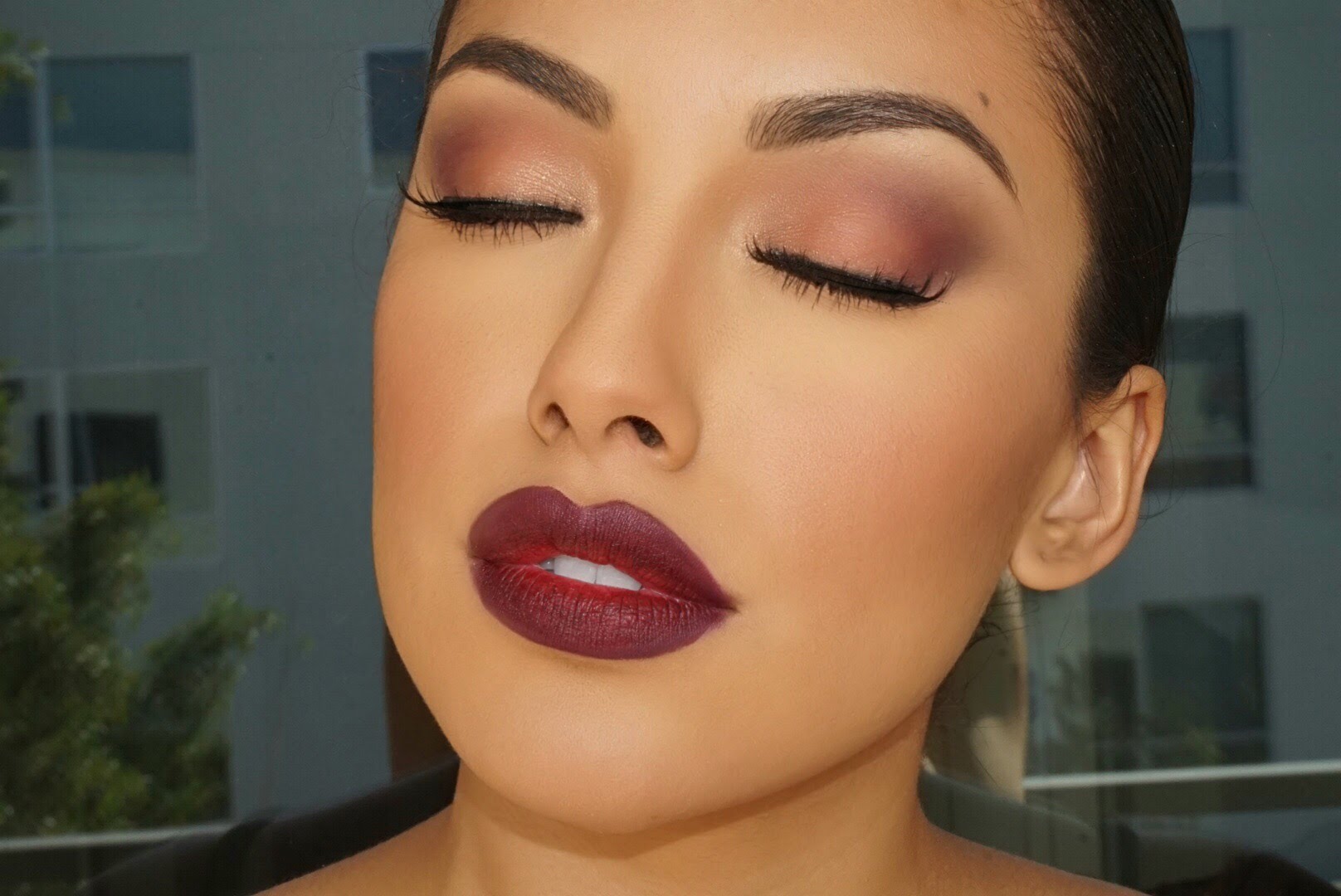 Evening Makeup for Brown Eyes: A Step-by-Step Guide with Green Shades