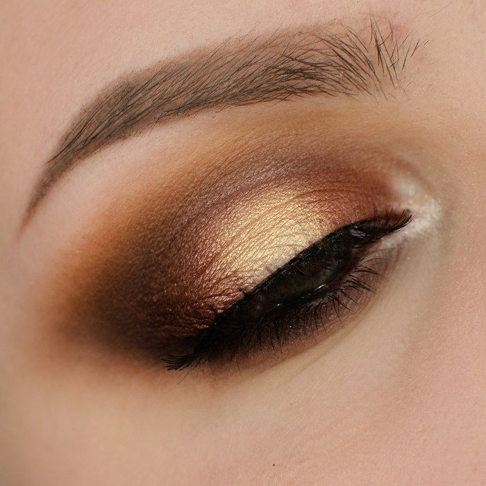 Evening Makeup for Brown Eyes: A Step-by-Step Guide with Green Shades