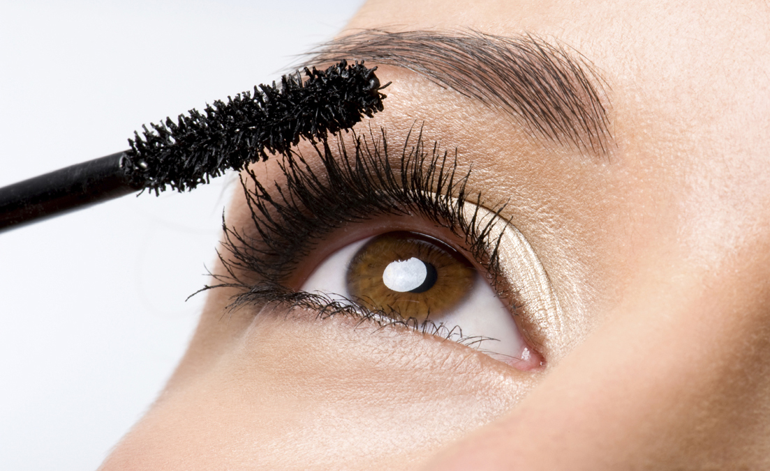 Evening Makeup for Brown Eyes: A Step-by-Step Guide with Green Shades