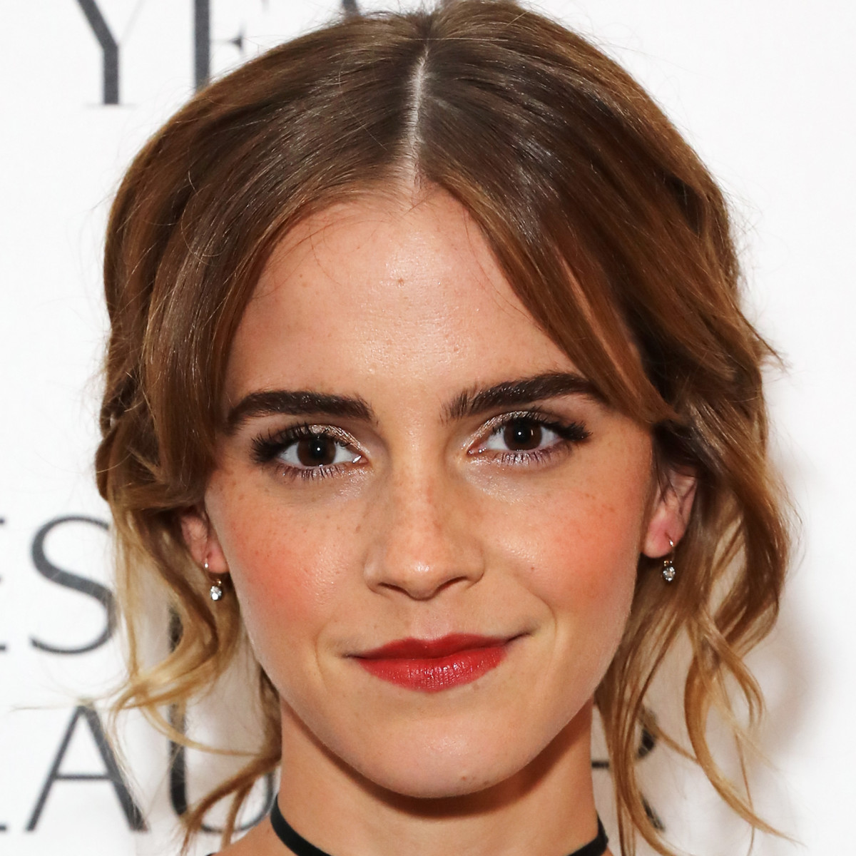 Evening Makeup for Brown Eyes: A Step-by-Step Guide with Green Shades