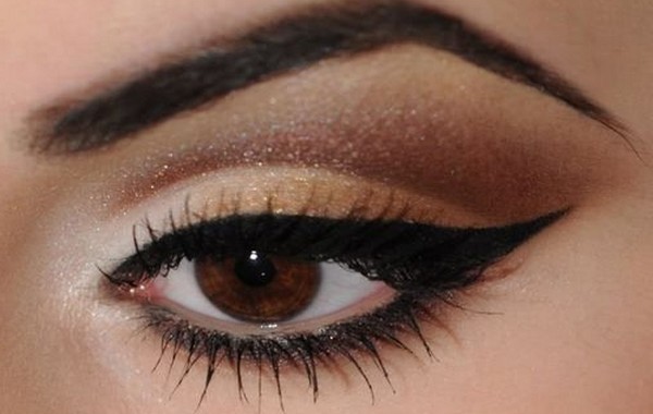 Evening Makeup for Brown Eyes: A Step-by-Step Guide with Green Shades
