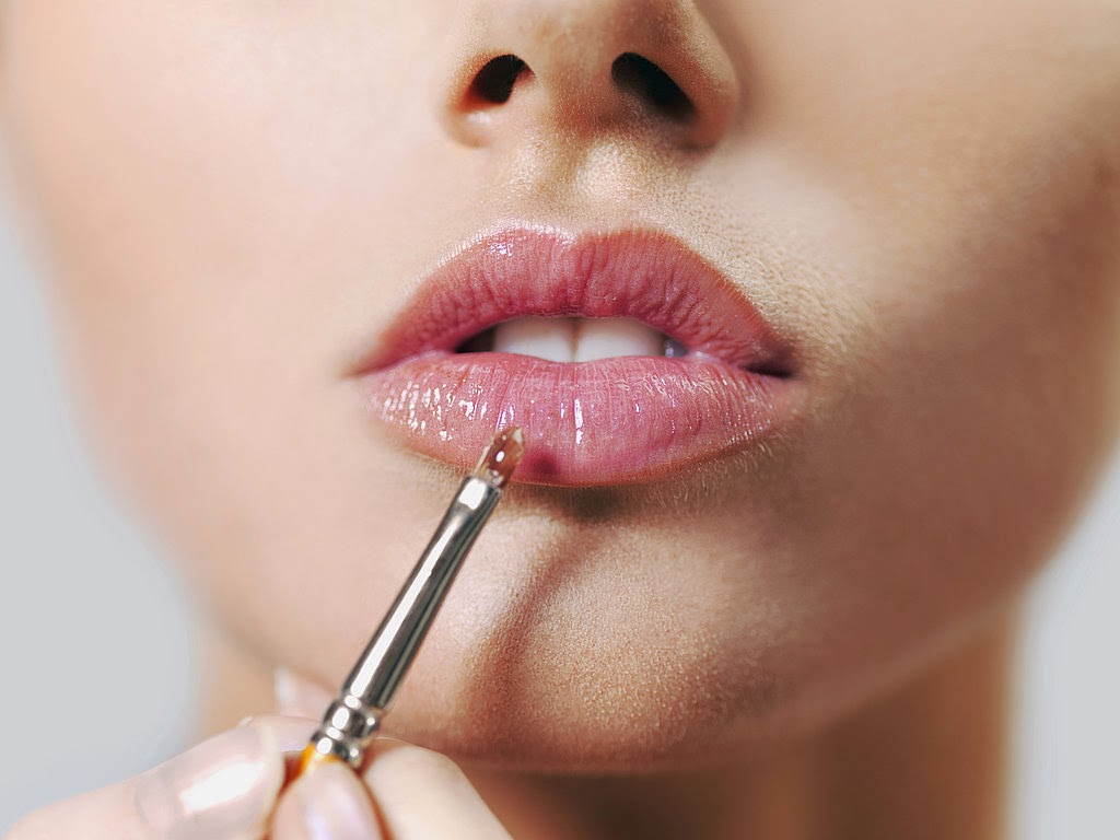 Evening Makeup for Brown Eyes: A Step-by-Step Guide with Green Shades