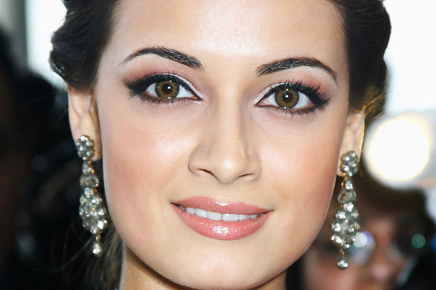 Evening Makeup for Brown Eyes: A Step-by-Step Guide with Green Shades