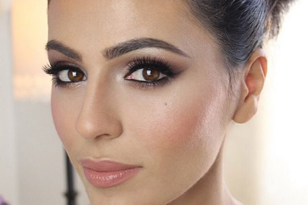 Evening Makeup for Brown Eyes: A Step-by-Step Guide with Green Shades