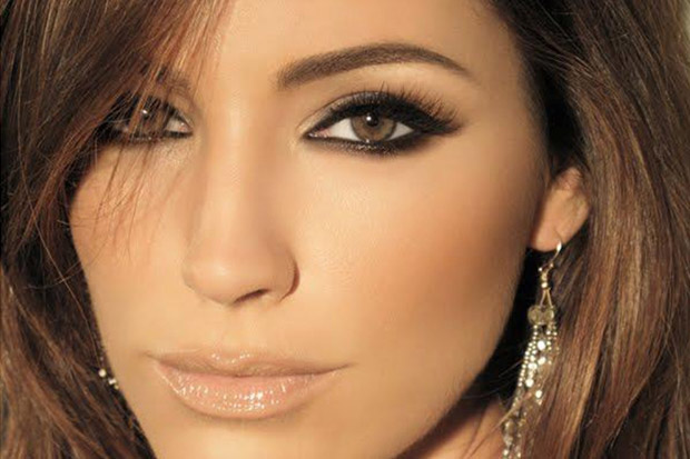 Evening Makeup for Brown Eyes: A Step-by-Step Guide with Green Shades