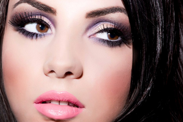 Evening Makeup for Brown Eyes: A Step-by-Step Guide with Green Shades