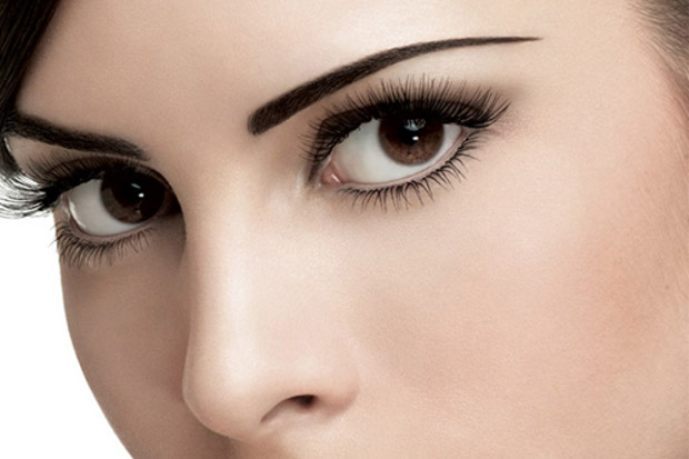 Evening Makeup for Brown Eyes: A Step-by-Step Guide with Green Shades