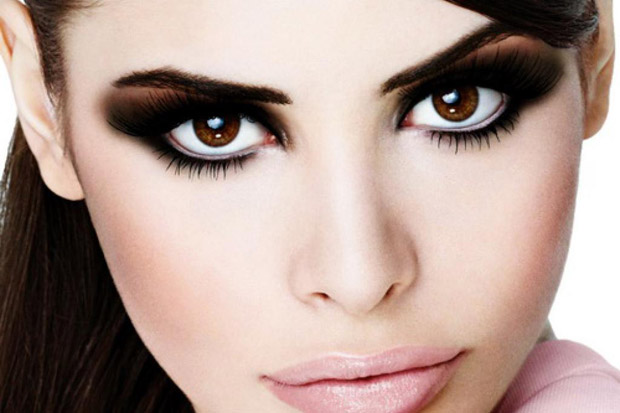 Evening Makeup for Brown Eyes: A Step-by-Step Guide with Green Shades