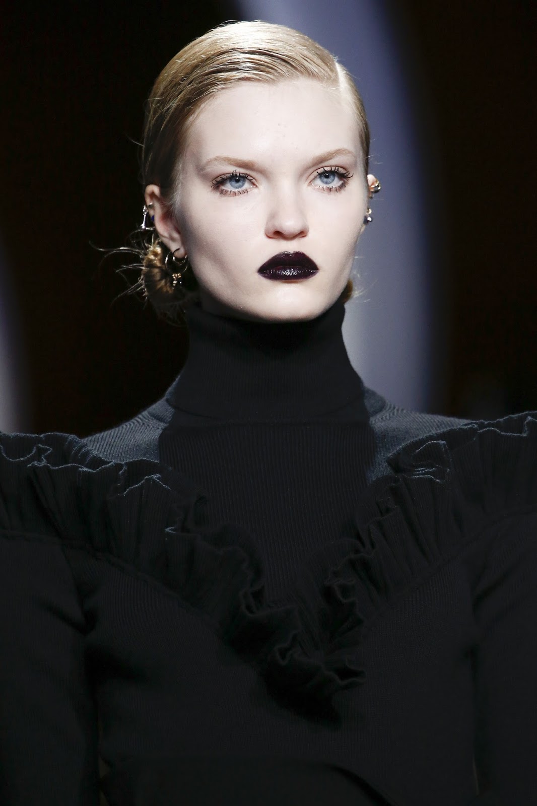 Trending Women s Hairstyles for the New Year: Short Cuts & Thin Hair Solutions