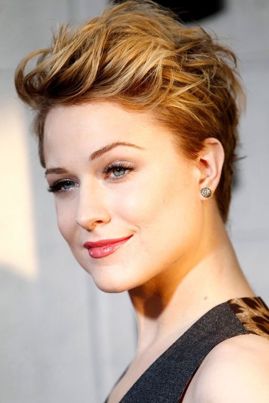 Trending Women s Hairstyles for the New Year: Short Cuts & Thin Hair Solutions
