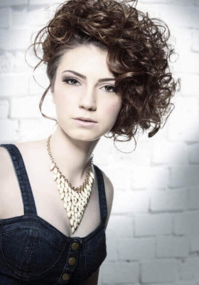 Long Hair Hairstyles & Styling: Ideas & Care Tips