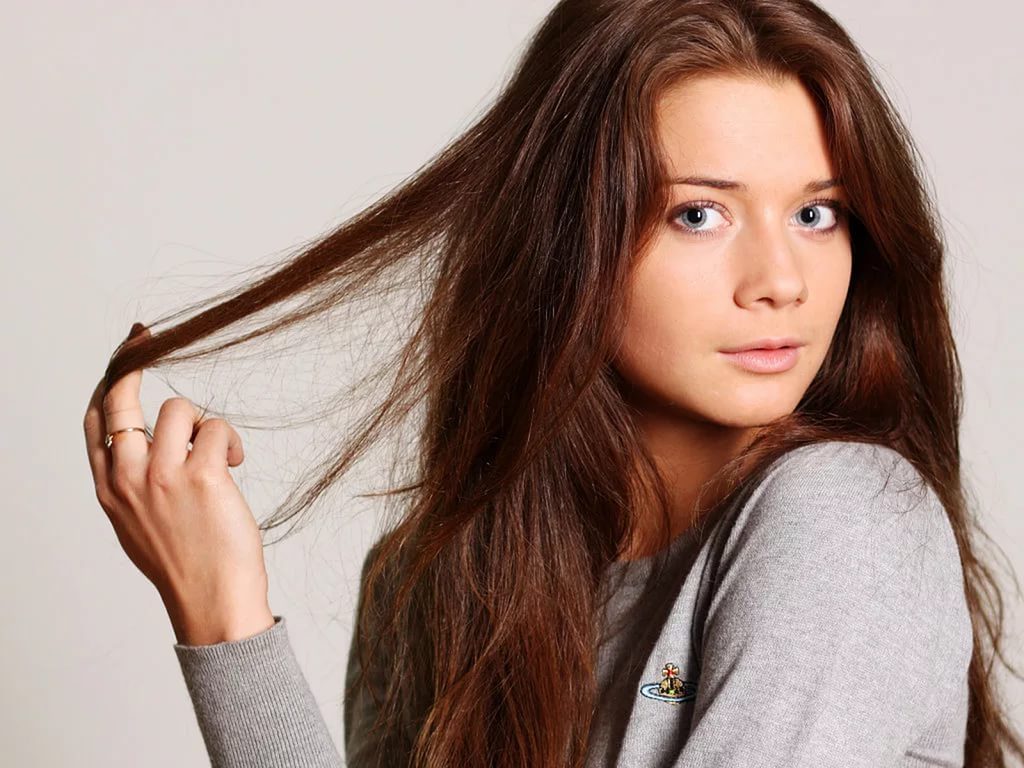 Long Hair Hairstyles: Elegant Buns & Chic Styles for Every Occasion