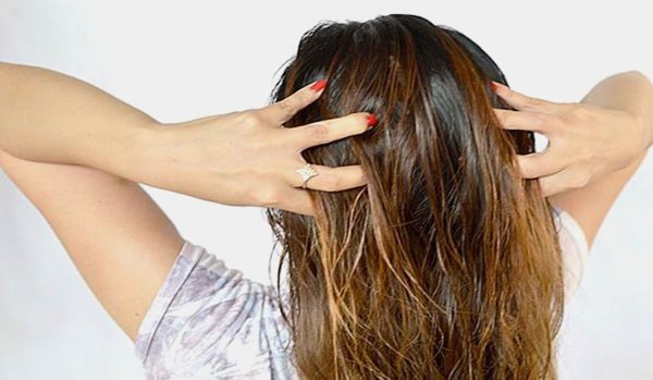 Castor Oil for Hair: Benefits, Application & Removal - Expert Guide