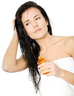 Castor Oil for Hair: Benefits, Application & Removal - Expert Guide