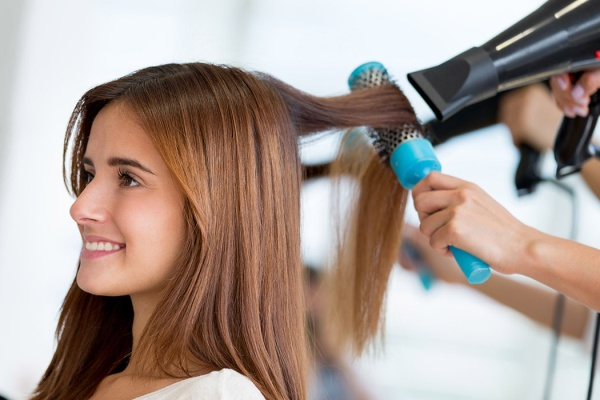 Understanding Oily Hair: Causes and Camphor Oil Mask Benefits