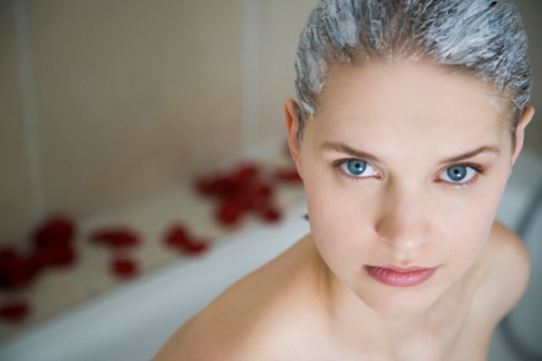Understanding Oily Hair: Causes and Camphor Oil Mask Benefits