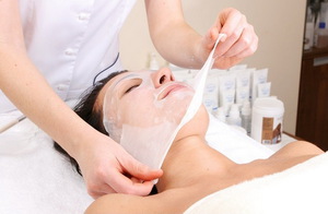 Reduce Lip Folds & Nasolabial Folds with Acupressure: A Natural Approach