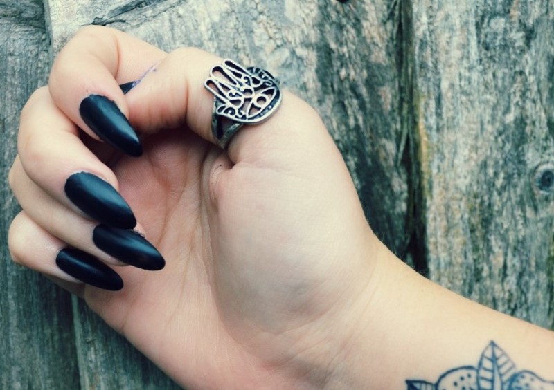 Ring Finger Meanings & Styles: Decoding the Significance of Finger Jewelry
