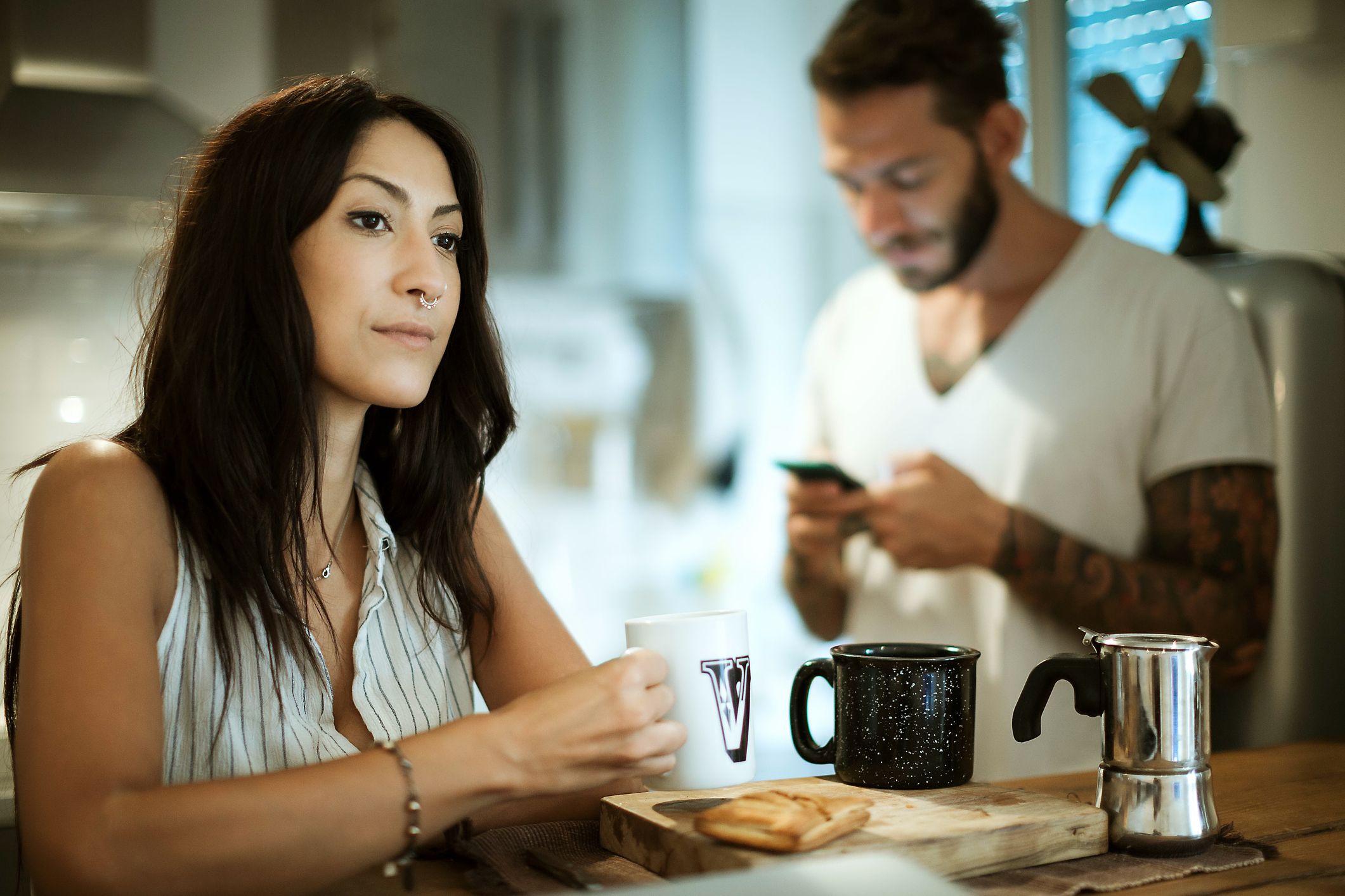 Navigating Loneliness in Relationships: Causes & Solutions