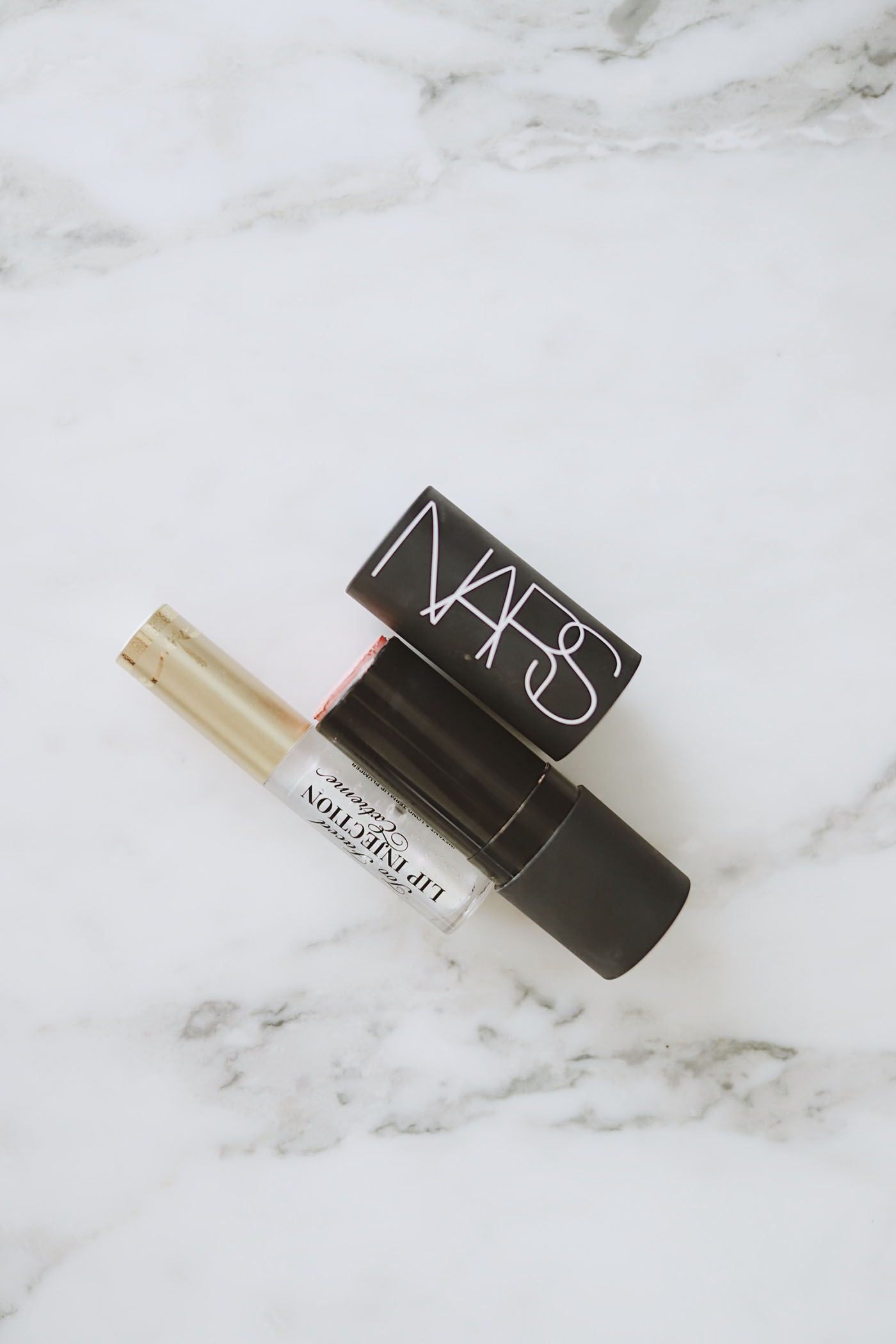 Beach Vacation Beauty: Essentials for Sun & Sand