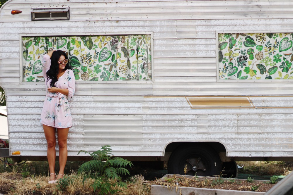 Effortless Summer Style: Vacation-Inspired Outfits & Relaxed Fashion
